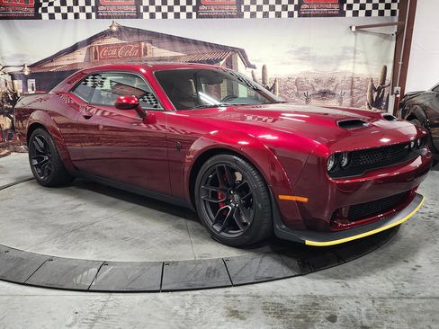 Used 2019 Dodge Challenger SRT Hellcat Redeye image 1