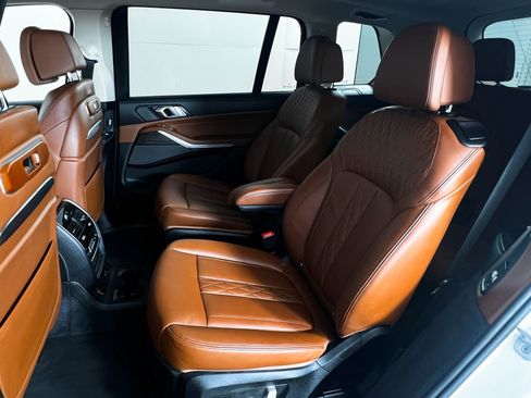 Used 2024 BMW X7 xDrive40i w/ Executive Package image 20