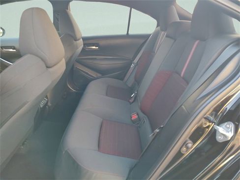 Used 2025 Toyota Corolla SE image 31