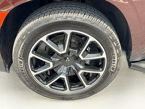 Used 2022 Chevrolet Tahoe RST w/ Luxury Package AWD/4WD image 42