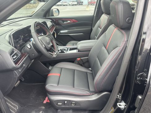 New 2026 Chevrolet Traverse RS w/ LPO, Floor Liner Package image 12