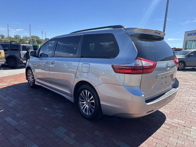 Used 2019 Toyota Sienna XLE Premium FWD image 34