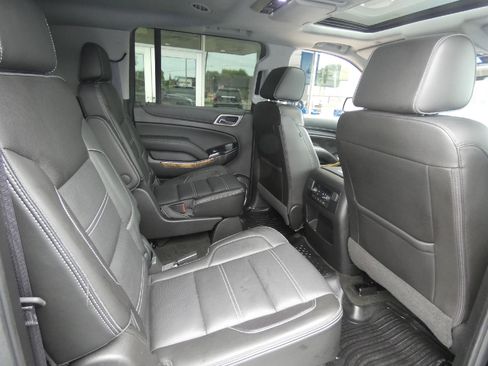 Used 2017 GMC Yukon XL Denali w/ Open Road Package AWD/4WD image 18