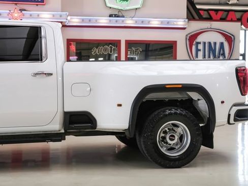 Used 2022 GMC Sierra 3500 Denali w/ Denali Ultimate Package AWD/4WD image 14