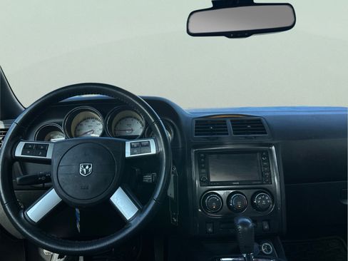 Used 2010 Dodge Challenger SE RWD image 12
