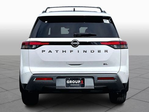New 2026 Nissan Pathfinder SL image 4