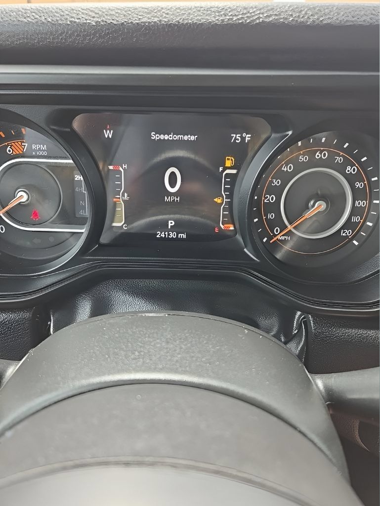 Used 2024 Jeep Wrangler Unlimited Sport AWD/4WD image 9
