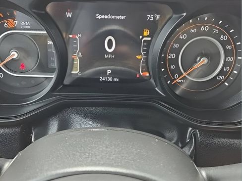 Used 2024 Jeep Wrangler Unlimited Sport AWD/4WD image 9