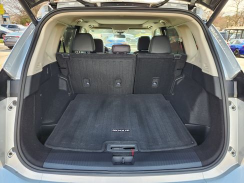 Used 2024 Nissan Rogue SV w/ SV Premium Package image 19