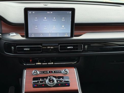 Used 2024 Lincoln Aviator Reserve AWD/4WD image 35