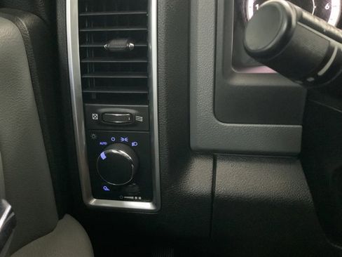 Used 2019 RAM 1500 Classic SLT image 40