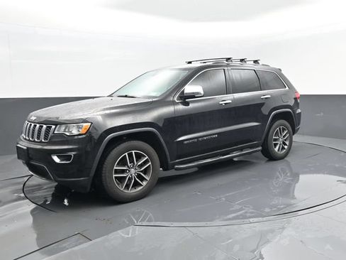 Used 2017 Jeep Grand Cherokee Limited AWD/4WD image 2