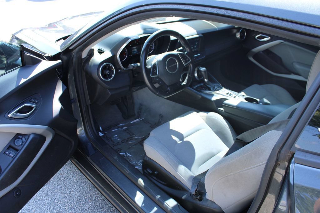 Used 2016 Chevrolet Camaro LT RWD image 15