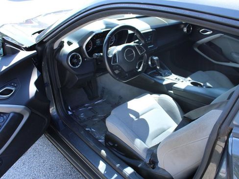 Used 2016 Chevrolet Camaro LT RWD image 15