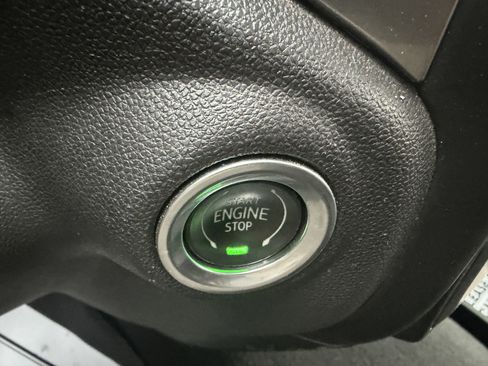 Used 2021 Chevrolet Silverado 1500 LT image 22