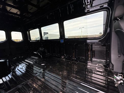 Used 2024 Mercedes-Benz Sprinter 3500 image 10