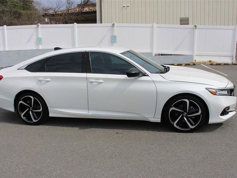 Used 2022 Honda Accord Sport image 9