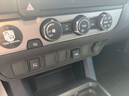 Used 2020 Toyota Tacoma SR w/ SR Convenience Package RWD image 25