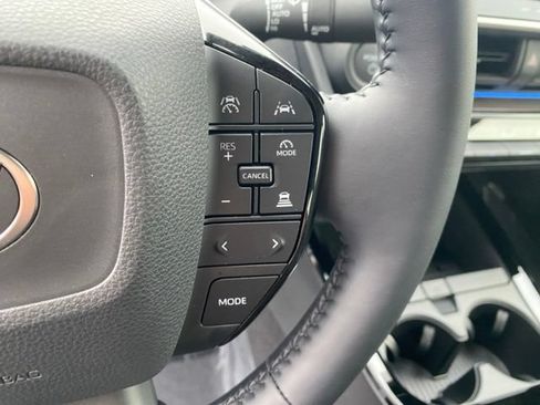 Used 2025 Toyota Prius XLE AWD/4WD image 25