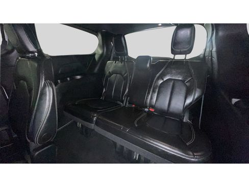 Used 2025 Chrysler Pacifica Select FWD image 17