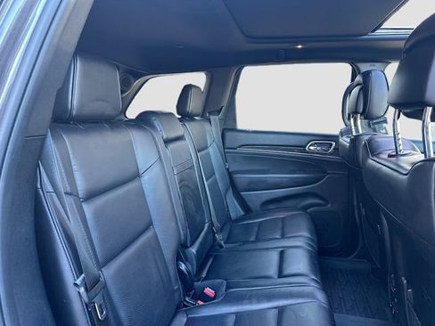 Used 2018 Jeep Grand Cherokee Overland image 28