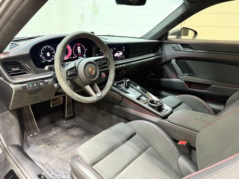 Used 2025 Porsche 911 Carrera 4 GTS AWD/4WD image 37