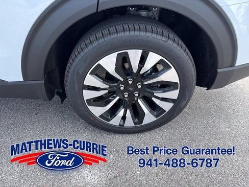 New 2026 Ford Explorer Platinum w/ LUX Leather Package AWD/4WD image 16