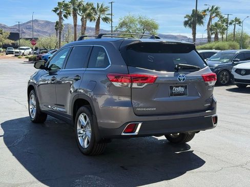Used 2019 Toyota Highlander Limited image 3