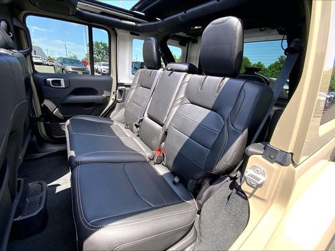 Certified 2022 Jeep Wrangler Unlimited Sahara w/ Cold Weather Group AWD/4WD image 20