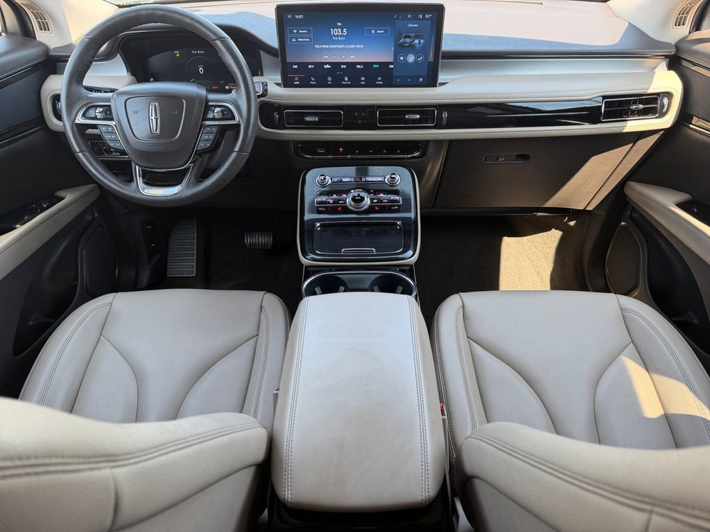 Used 2022 Lincoln Nautilus AWD w/ Premium Package image 18