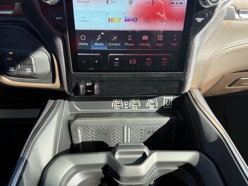 New 2026 RAM 2500 Limited AWD/4WD image 15