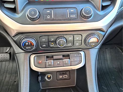 Used 2023 GMC Acadia Denali w/ Black Diamond Edition AWD/4WD image 16