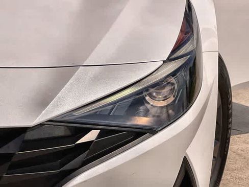 Used 2021 Hyundai Elantra SEL image 24