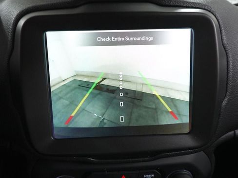 Used 2023 Jeep Renegade Trailhawk AWD/4WD image 19
