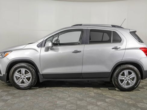 Used 2019 Chevrolet Trax LT w/ LT Convenience Package FWD image 19