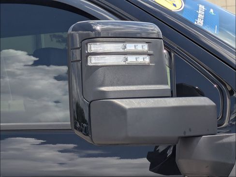 Used 2021 GMC Sierra 2500 AT4 w/ AT4 Preferred Package AWD/4WD image 11