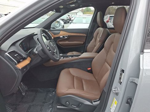 Certified 2024 Volvo XC90 B6 Plus w/ Protection Package image 15