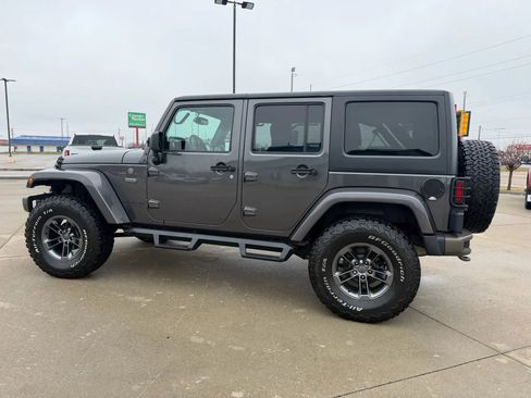 Used 2017 Jeep Wrangler Unlimited Sahara image 10