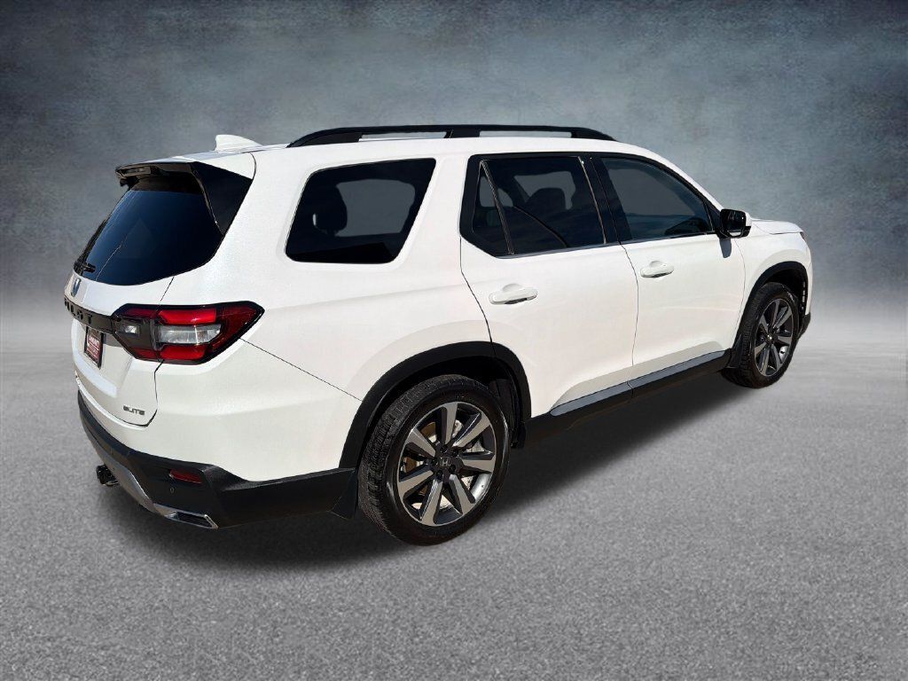 Certified 2023 Honda Pilot Elite image 6
