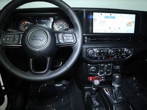 Used 2026 Jeep Wrangler Unlimited Rubicon AWD/4WD image 33