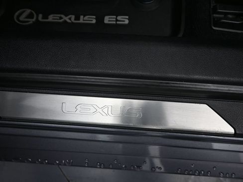 Used 2019 Lexus ES 350 w/ Premium Package FWD image 22