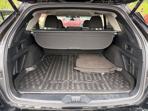 Used 2024 Subaru Outback Premium AWD/4WD image 30