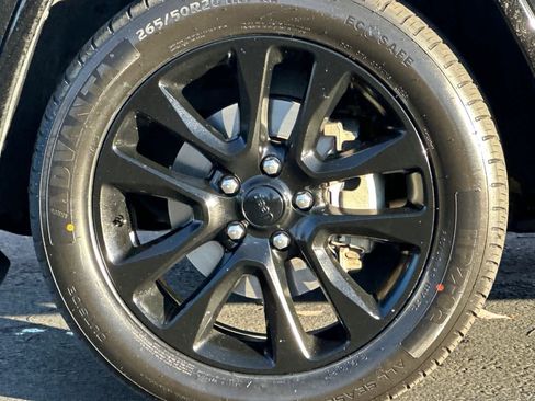 Used 2018 Jeep Grand Cherokee Altitude image 26