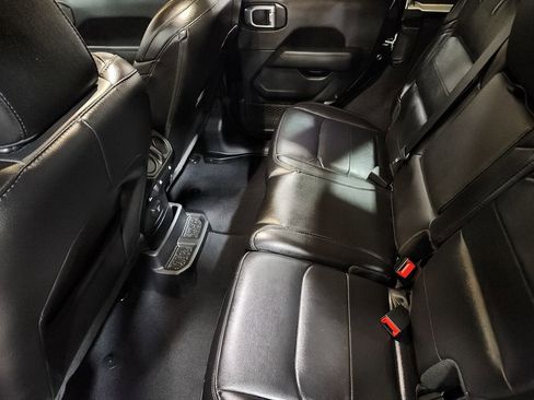 Used 2020 Jeep Wrangler Unlimited Sahara image 49