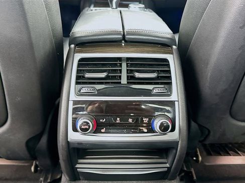 Used 2019 BMW 740i xDrive AWD/4WD image 26