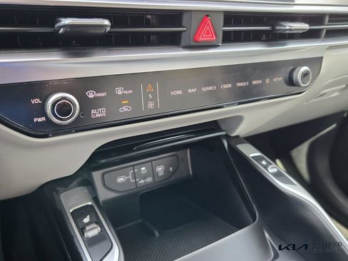Certified 2025 Kia Sorento EX AWD/4WD image 17