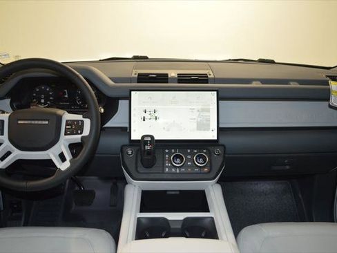 New 2026 Land Rover Defender 130 X-Dynamic SE AWD/4WD image 38