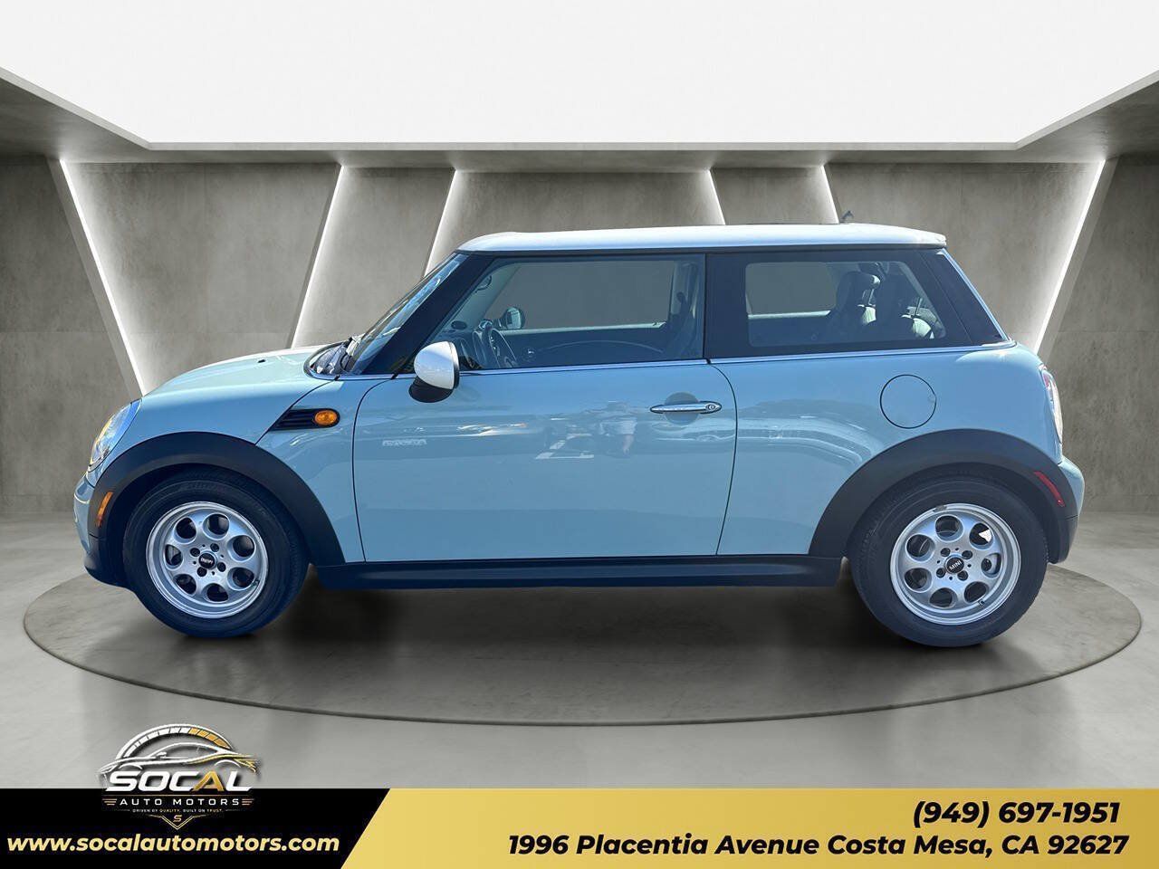 Used 2012 MINI Cooper Hardtop FWD image 2