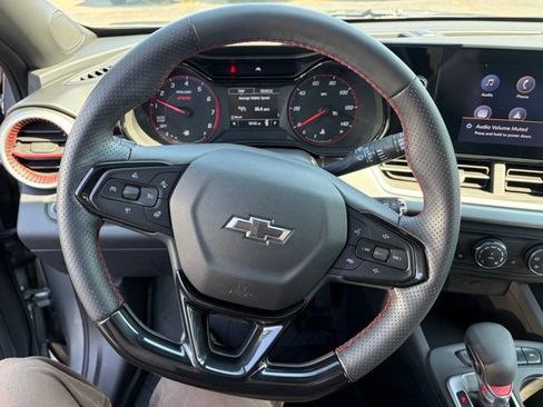 Used 2024 Chevrolet Trax RS w/ Driver Confidence Package FWD image 12