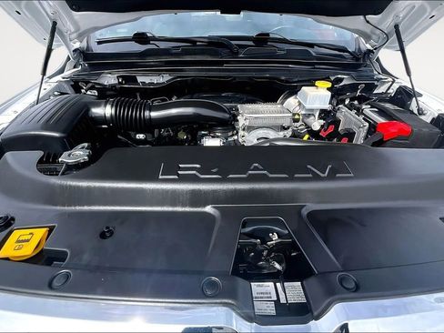 Used 2022 RAM 1500 Big Horn AWD/4WD image 9